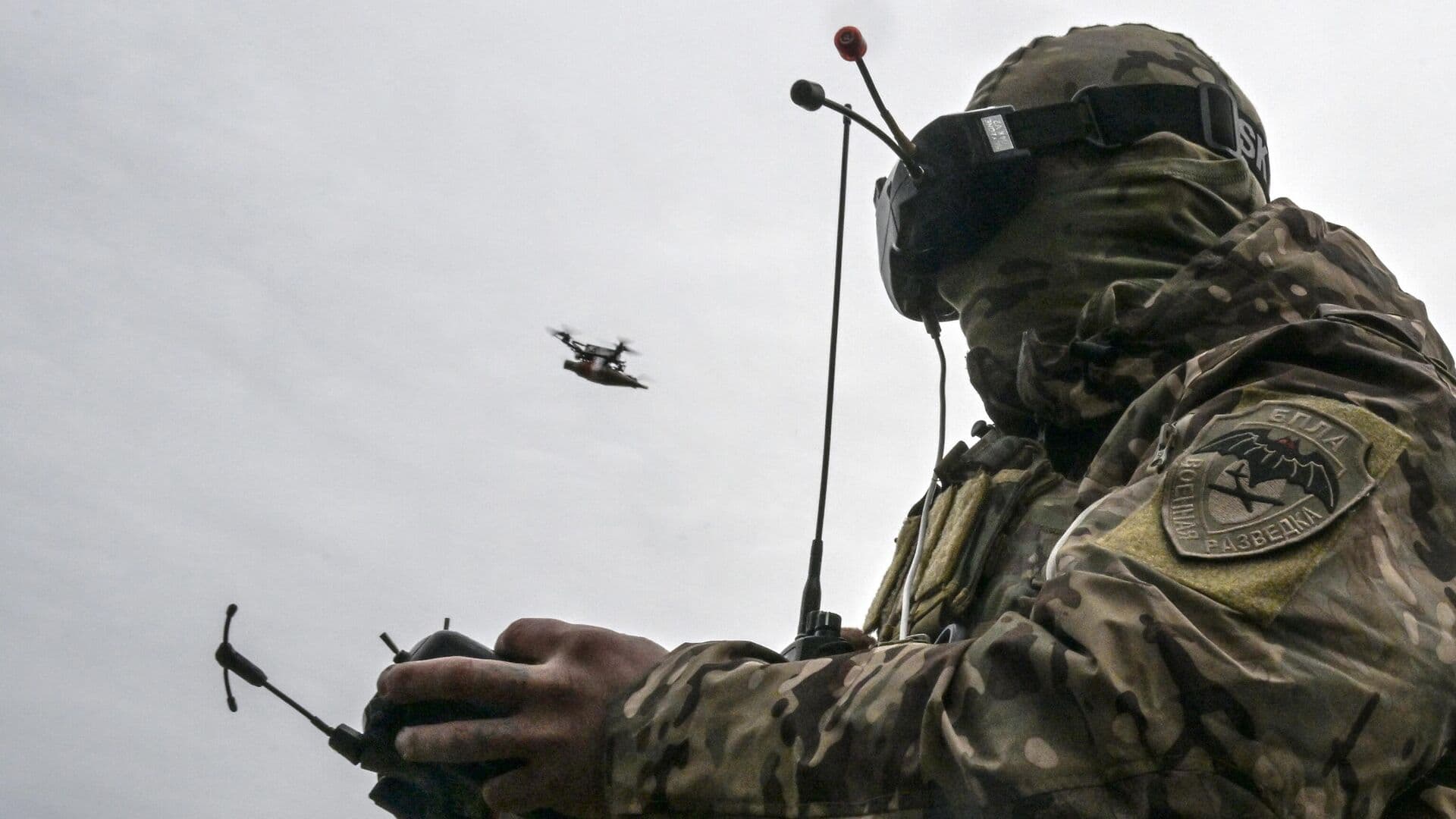 Операторы FPV-дронов ВС России совершили массированный налет на позиции ВСУ