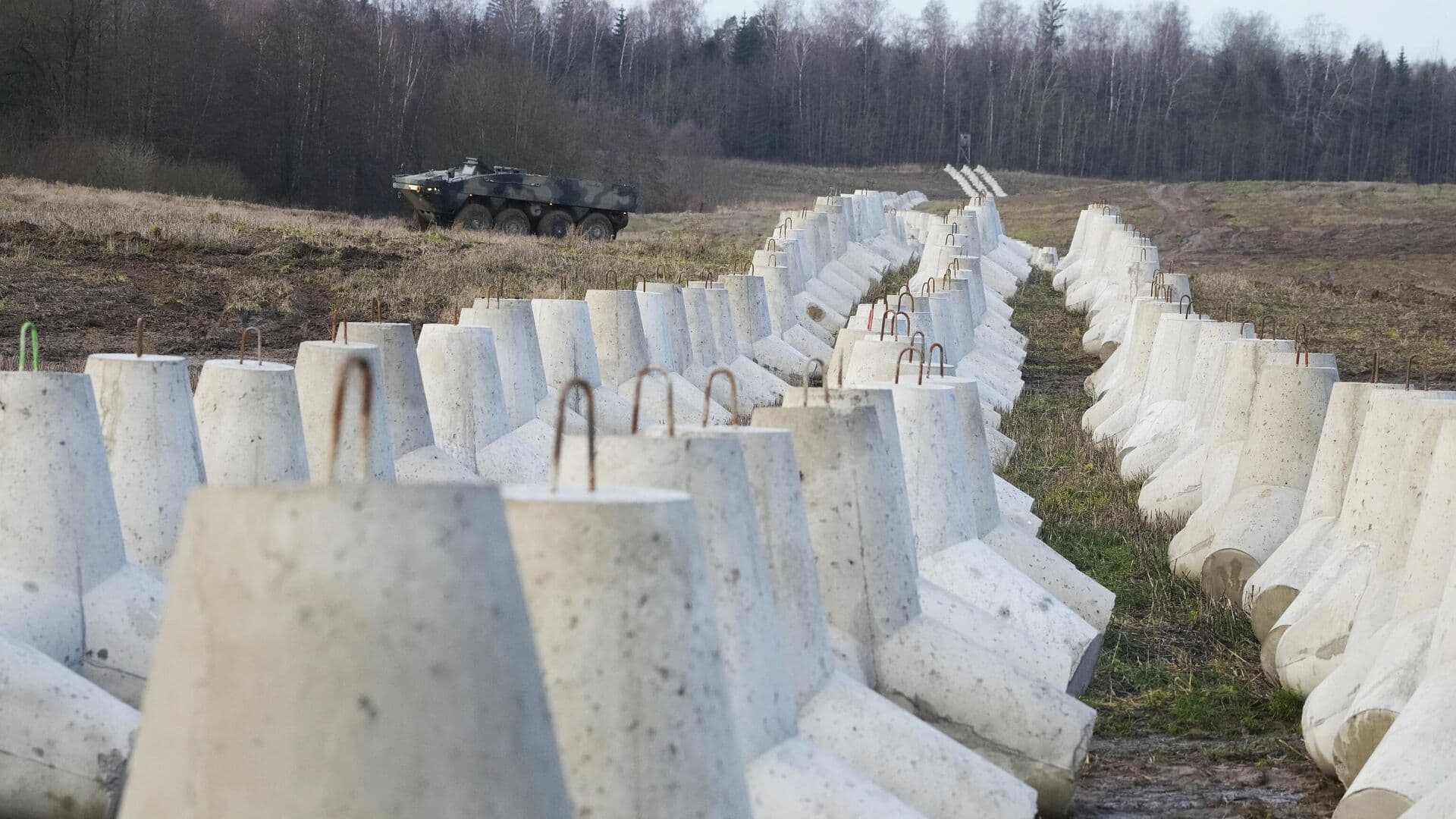 Польша введет первый участок заграждения на границе с Украиной в 2027 году