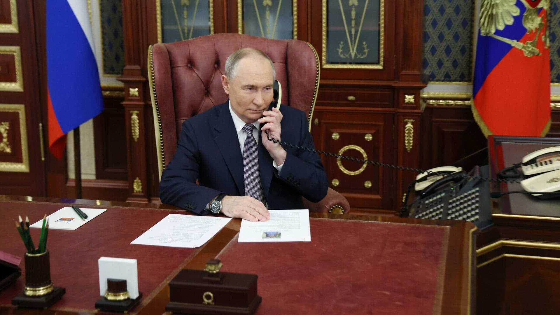 Путин обсудил с Токаевым проекты в торговой и энергетической областях