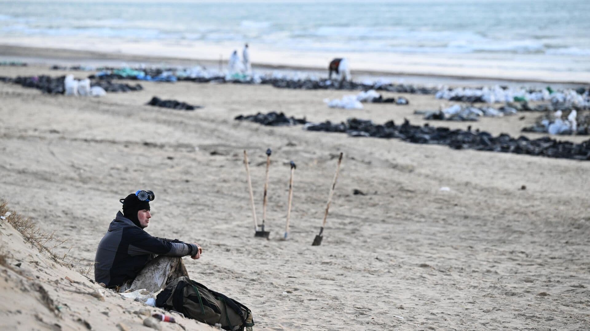 Роспотребнадзор регулярно берет пробы песка на пляжах Анапы