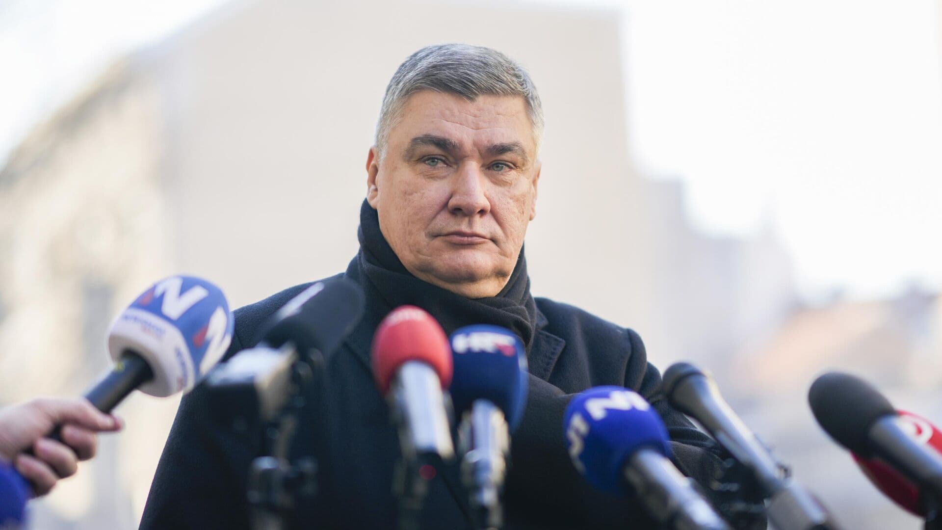 Президент Хорватии отверг обвинения Вучича в подготовке нападения на Сербию