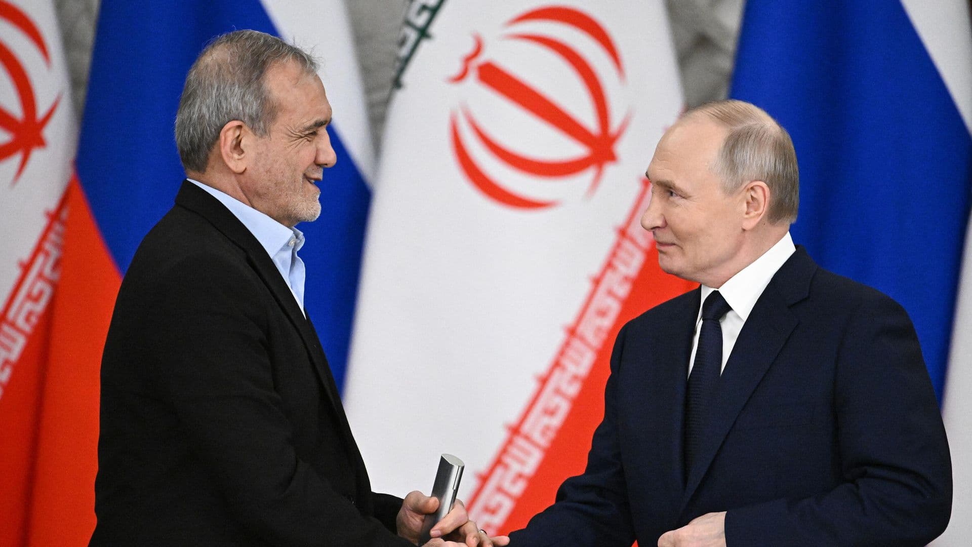 Иран приветствует возможную встречу Пезешкиана и Путина, заявил Рузбехани