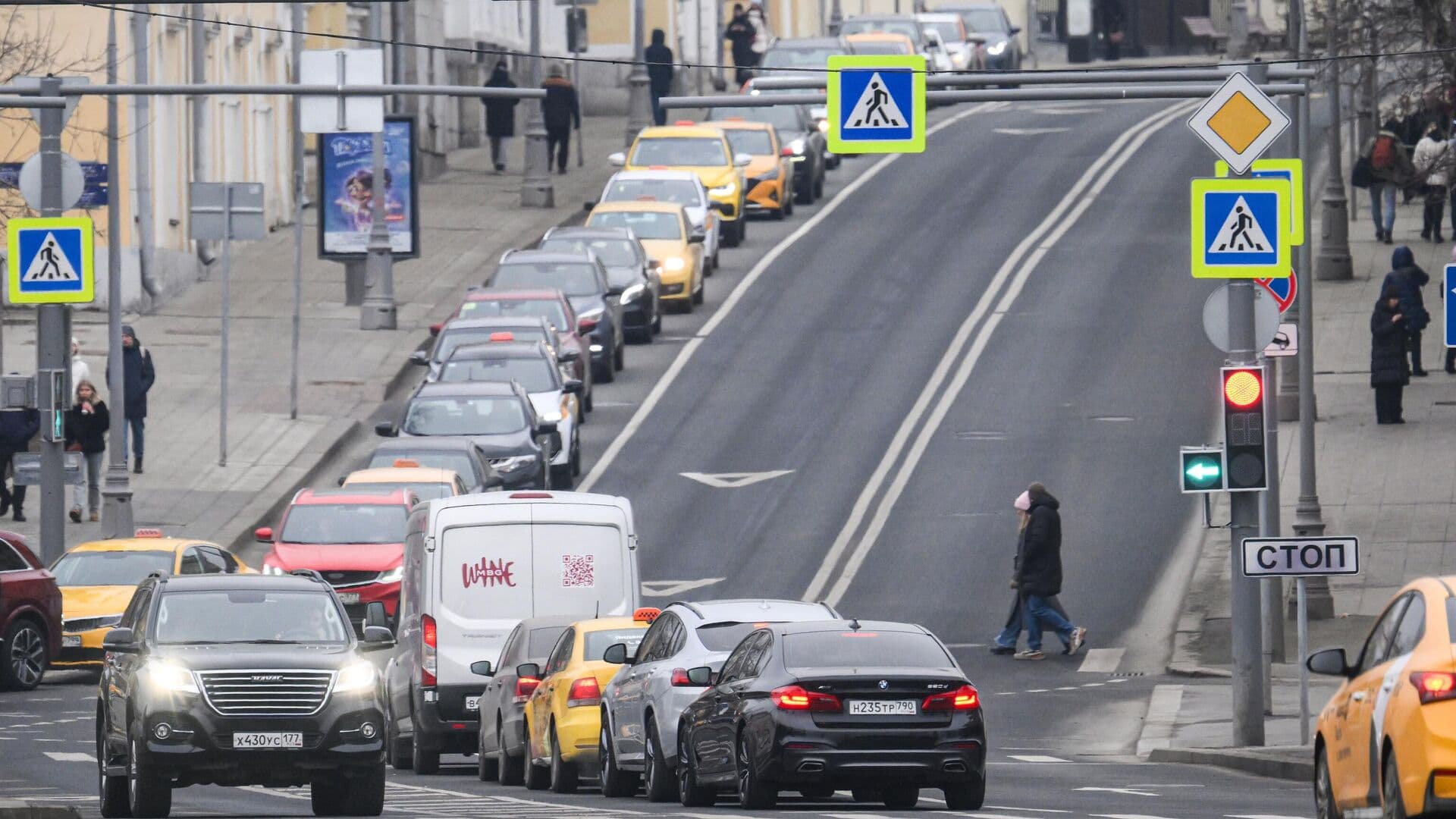 В центре Москвы временно ограничили движение на ряде участков