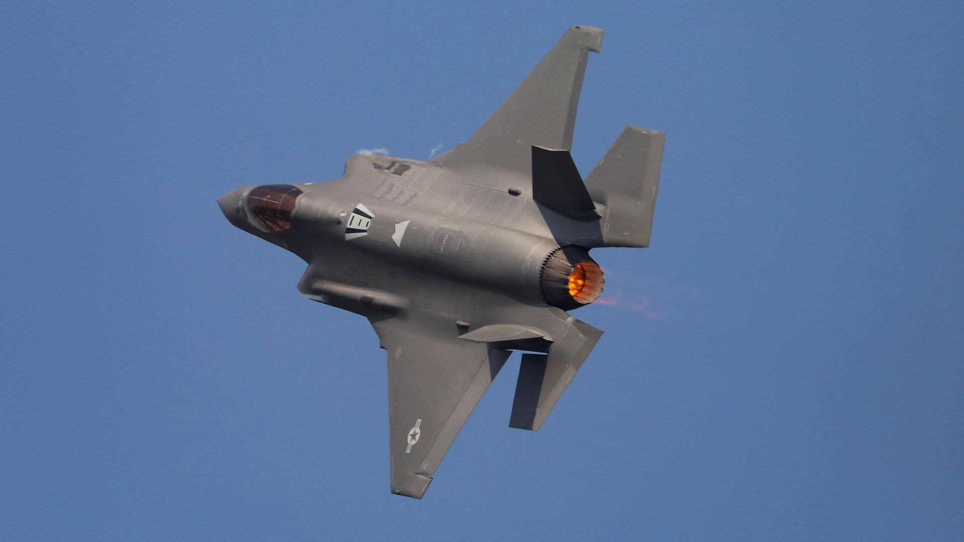 США нанесли удар по предполагаемому судну наркотеррористов в Тихом океане