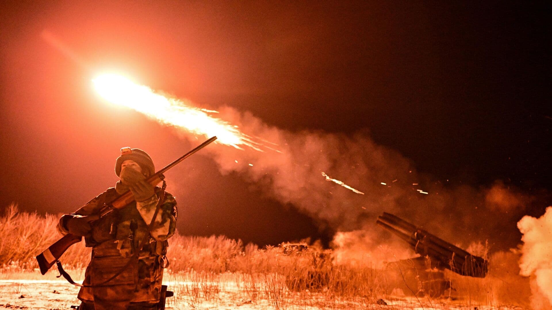 Добровольцам отряда "БАРС-22" вручены госнаграды в зоне СВО