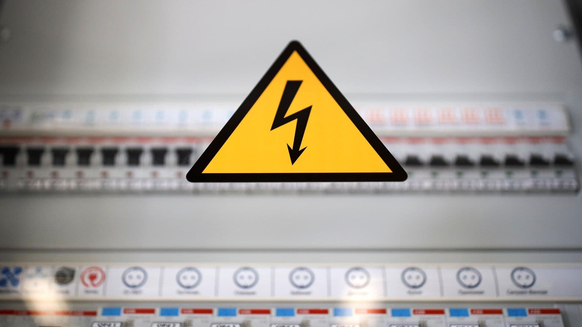 В Дагестане восстановили электроснабжение в 90 процентах построек