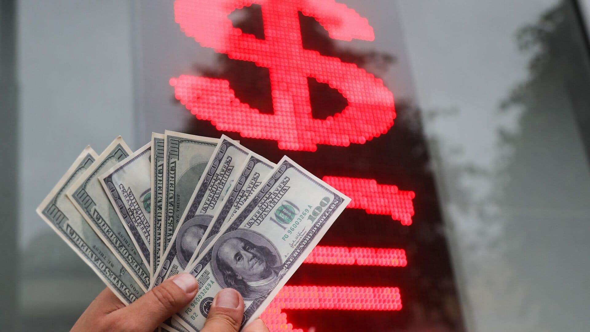 Греф озвучил прогноз по курсу доллара