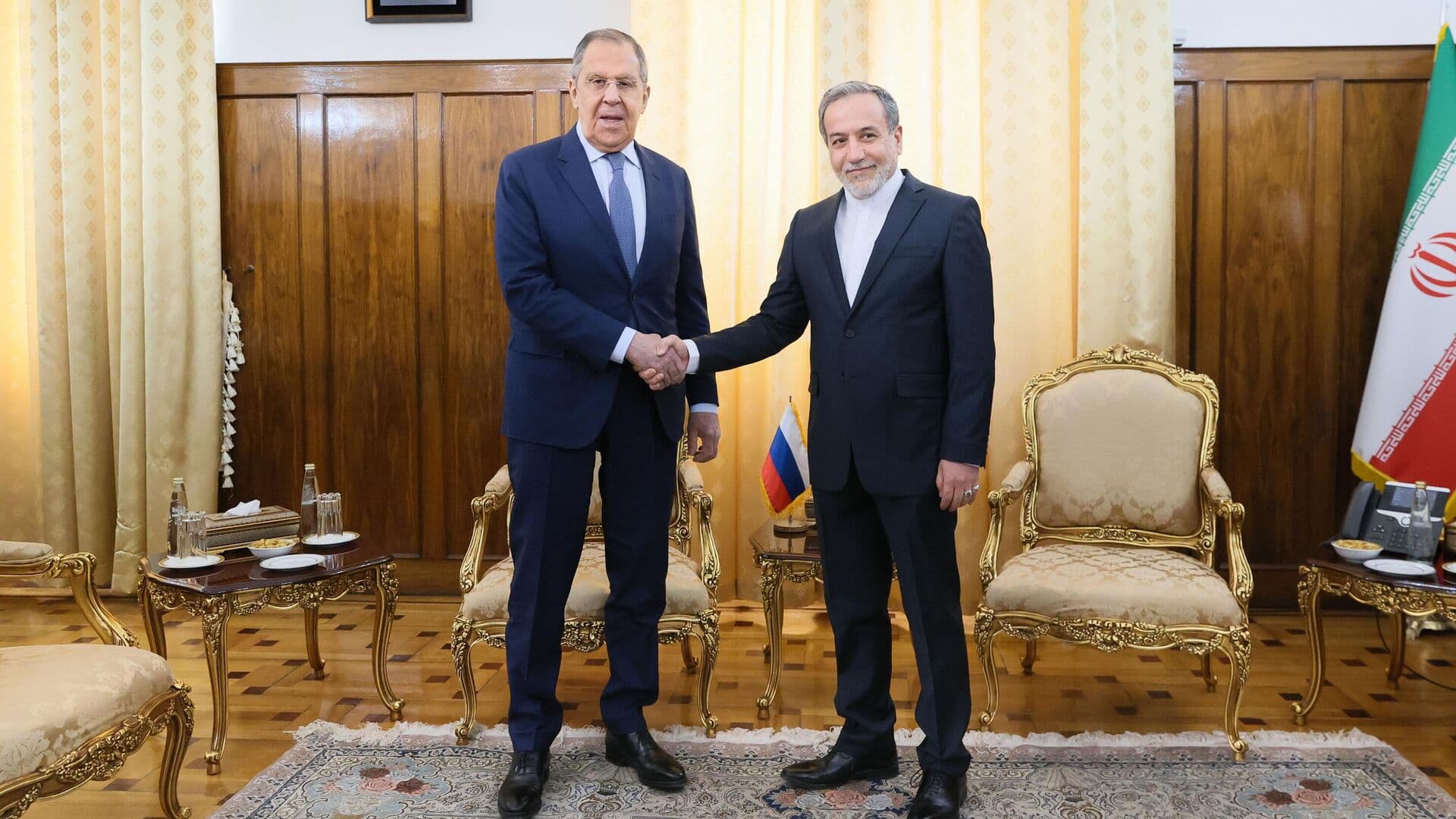 Лавров в разговоре с Аракчи выразил надежду на деэскалацию вокруг Ирана