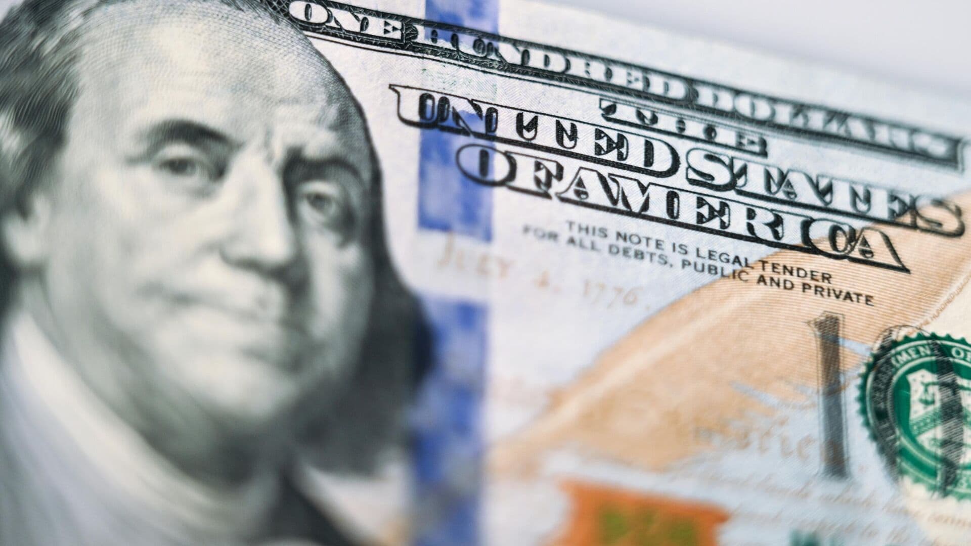 В МИД призвали отходить от использования доллара в расчетах