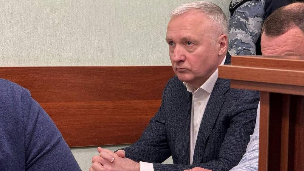 Суд не освободил экс-главу правительства Красноярского края из-за болезни