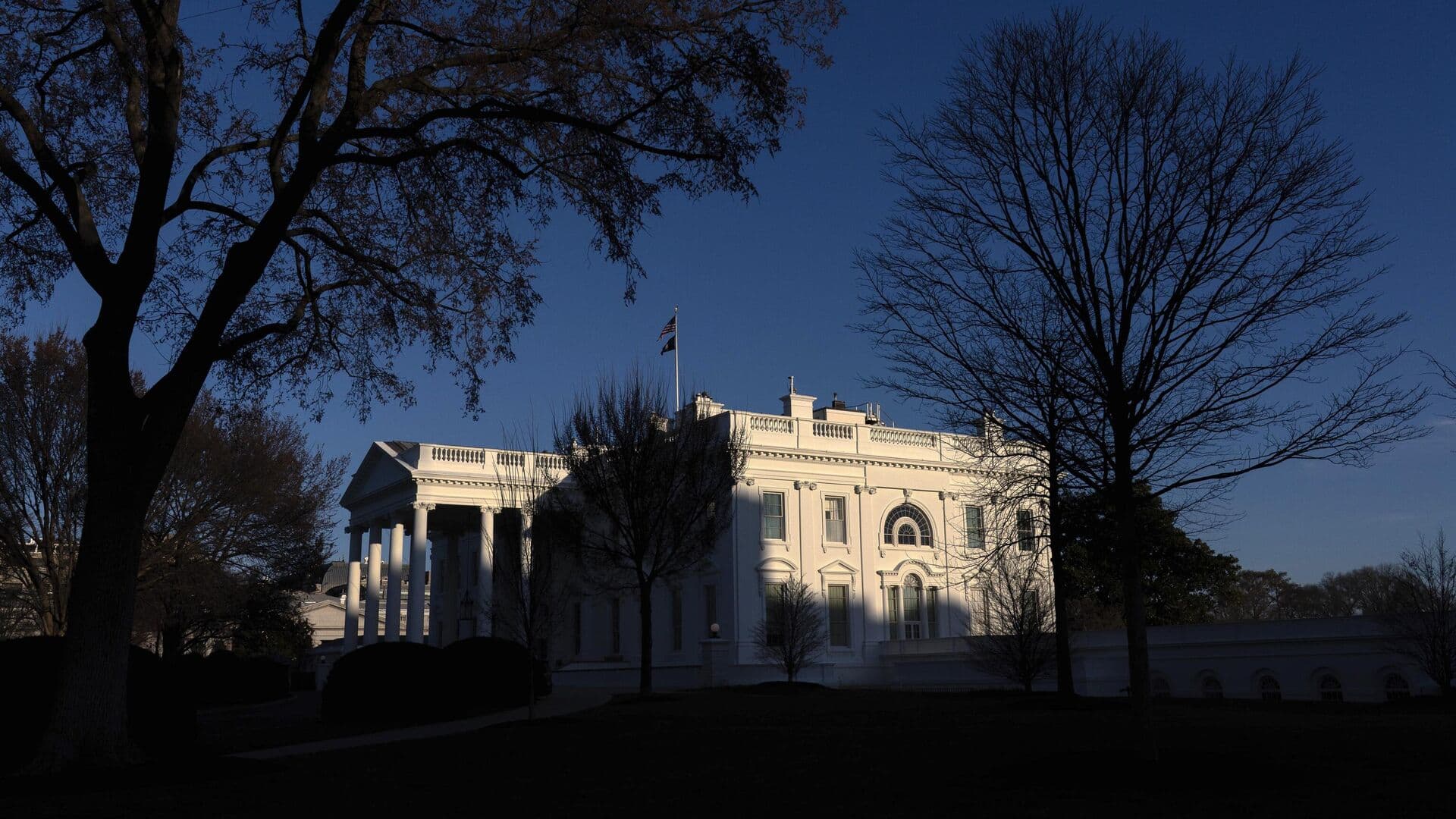 У Белого дома прошла демонстрация против ударов США по Ирану