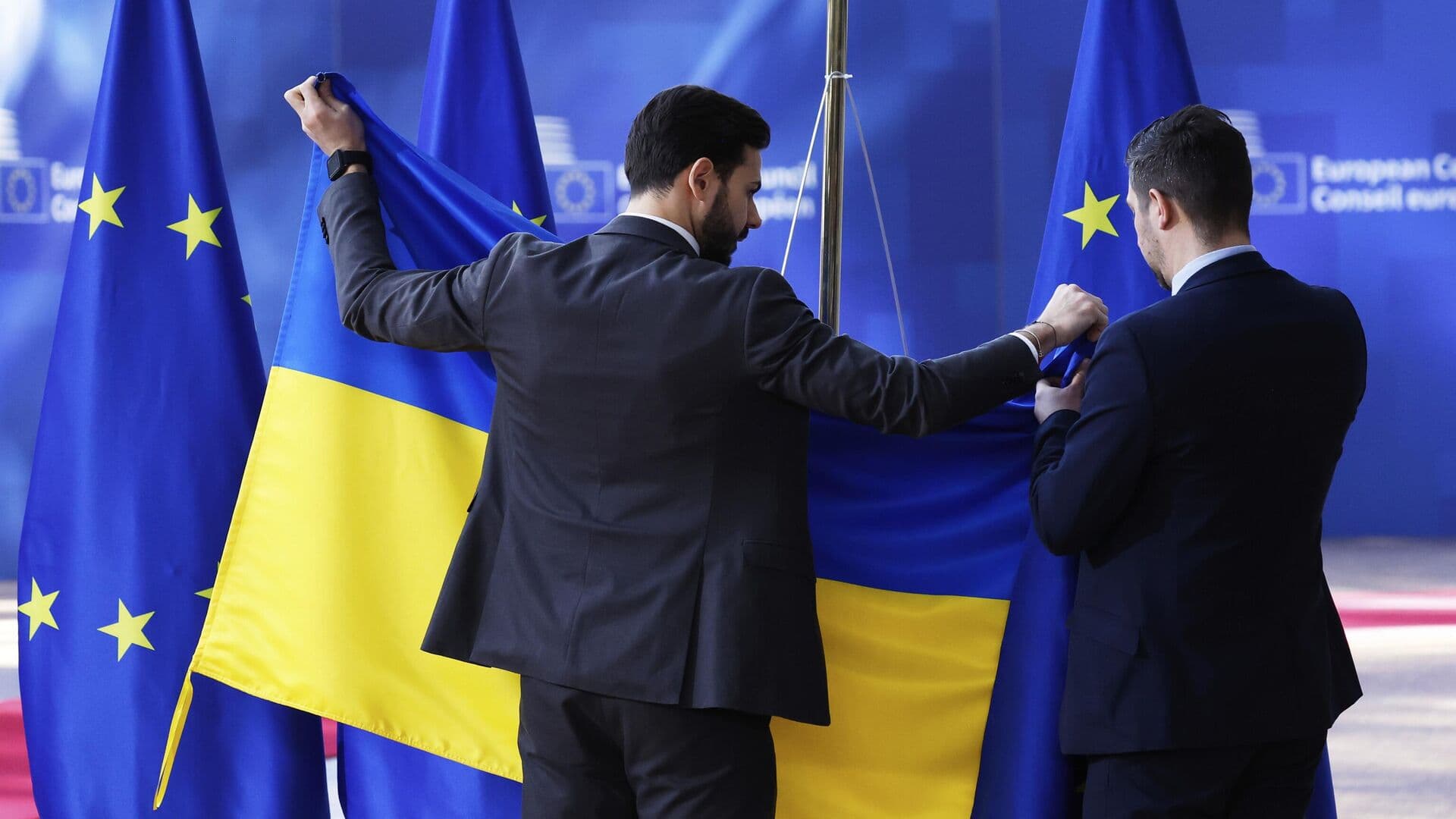 ЕС обсуждает вступление Украины до урегулирования конфликта, заявили в ЕП