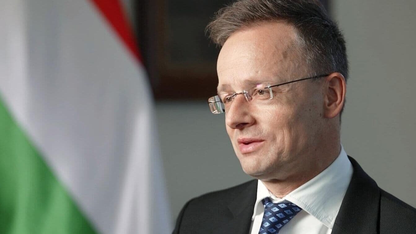 Сийярто заявил, что прибыл в Россию ради гарантий поставок нефти и газа