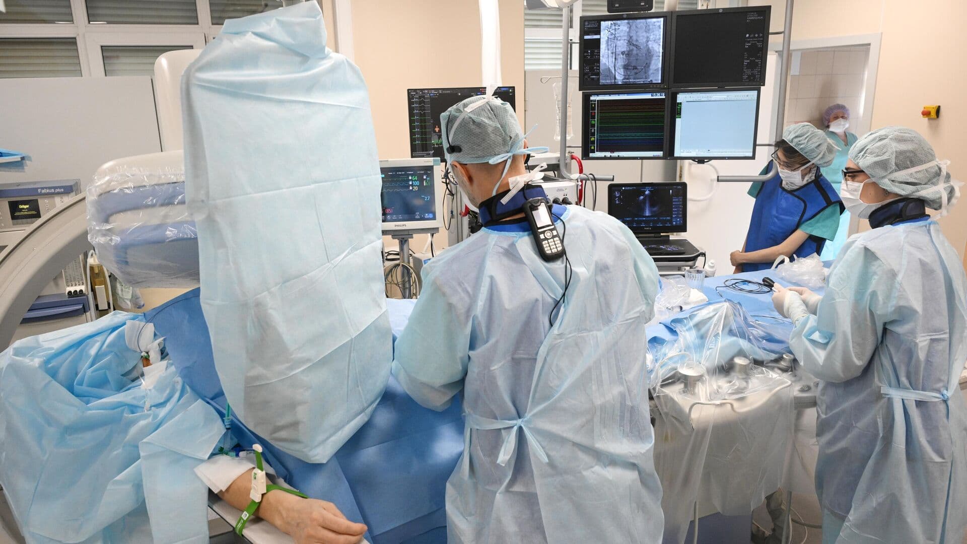 У 60-летней пациентки в Приморье удалили опухоль весом с годовалого ребенка