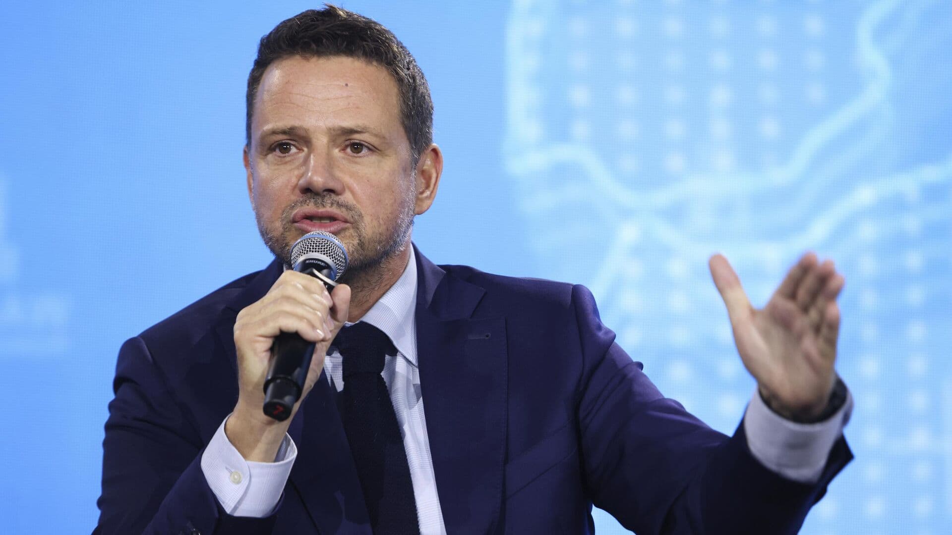 В варшавском метро начали создавать склады на случай войны, заявил мэр