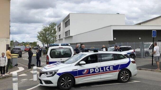 Французского мэра нашли мертвым после поражения на выборах