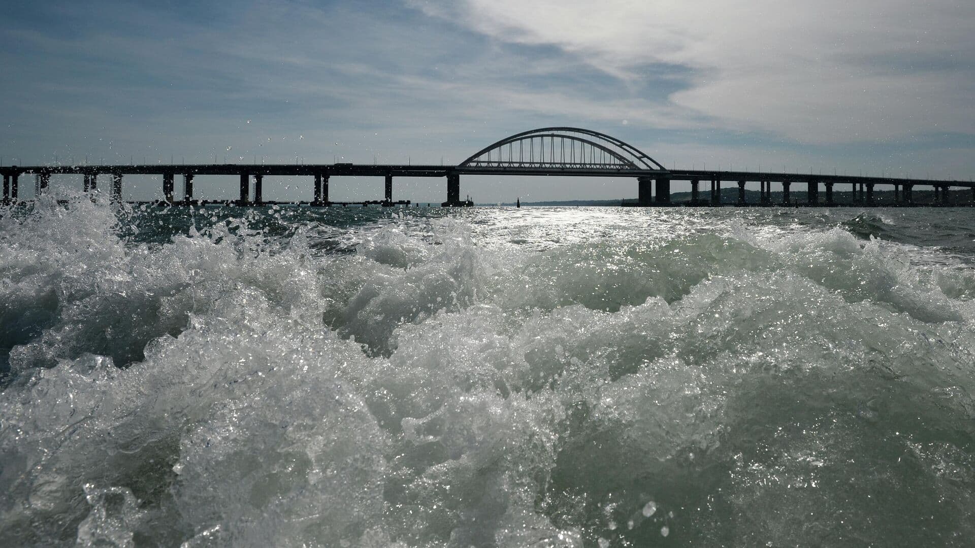 Пляжи в районе Керченского пролива откроют к первому июня
