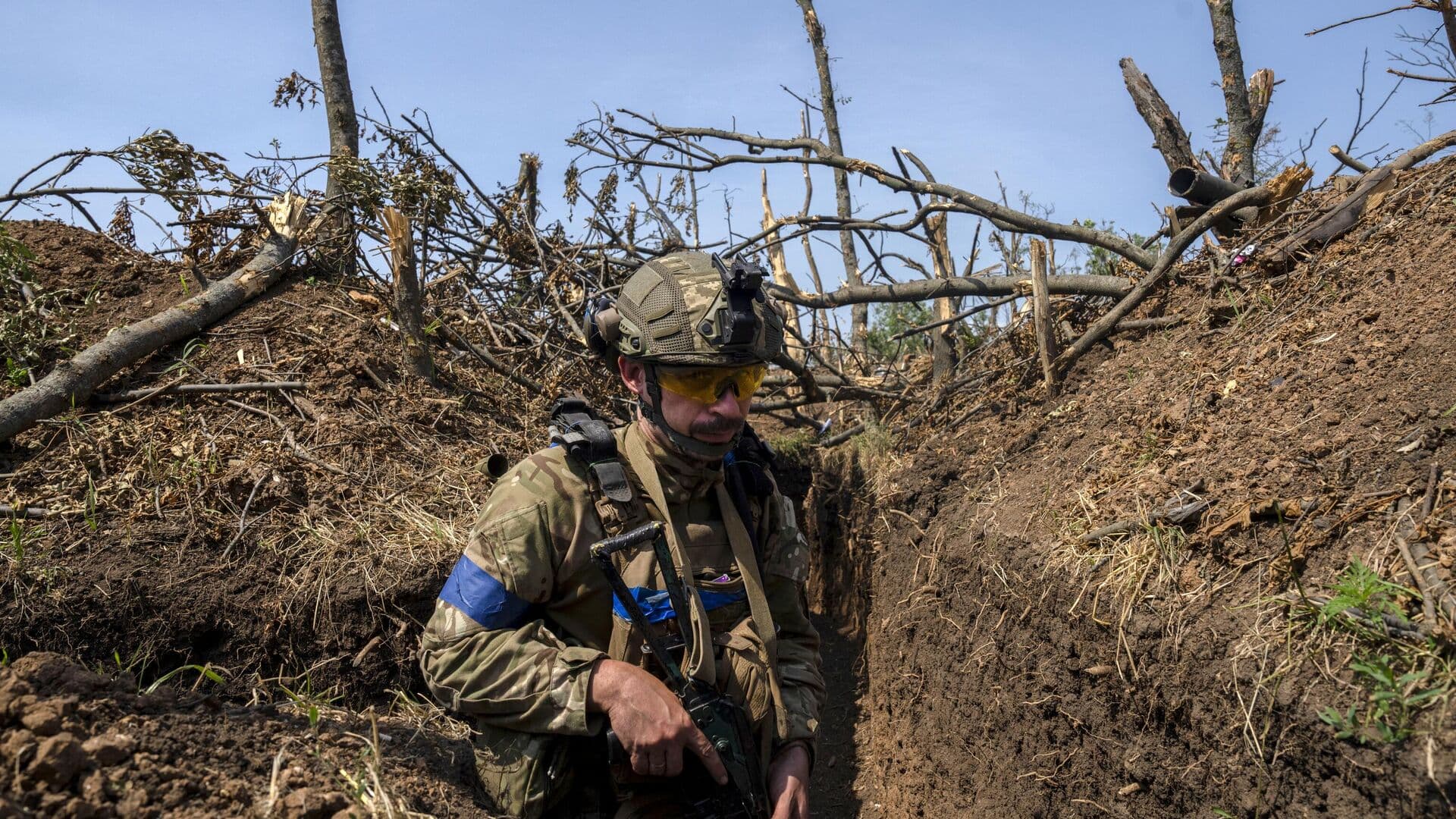 Киев издевается над населением прифронтовых территорий, заявил Мирошник