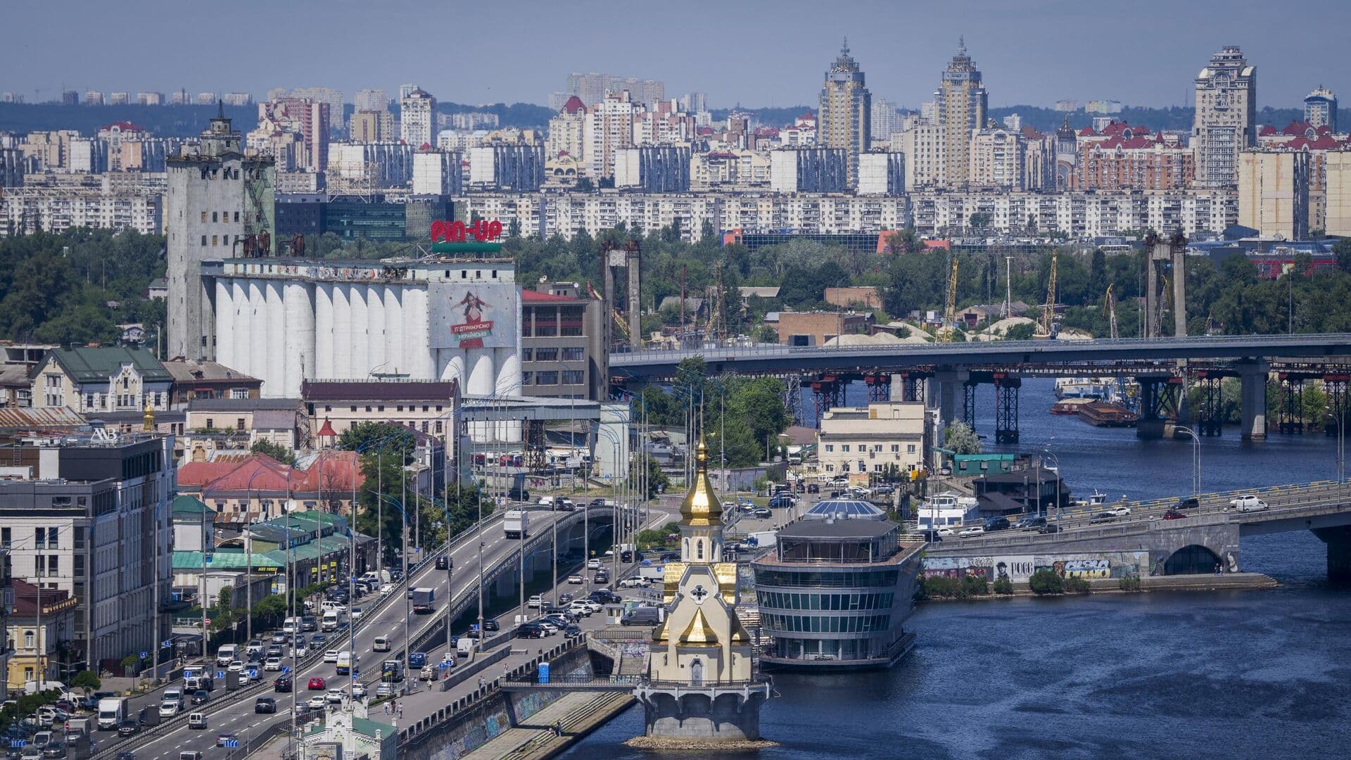 В Киеве прогремели взрывы