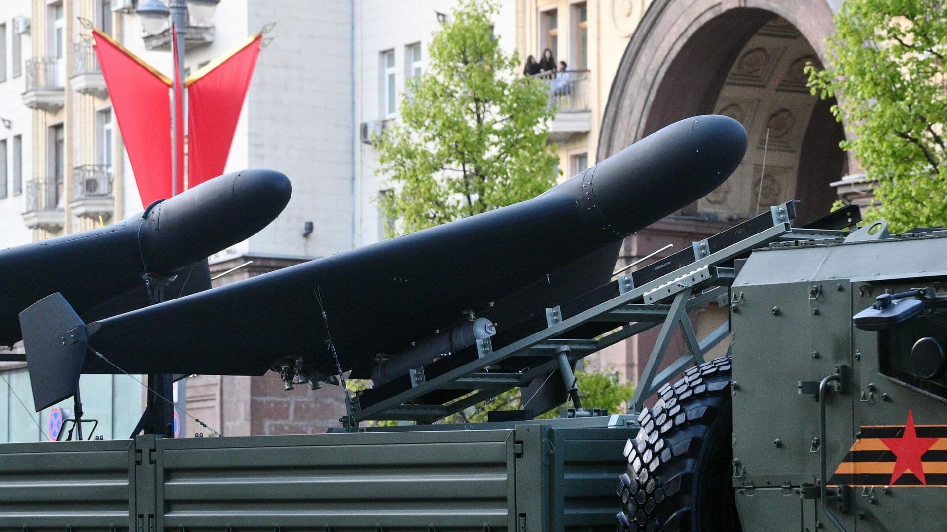 ВС России "Геранью" поразили склад ВСУ в районе Запорожья