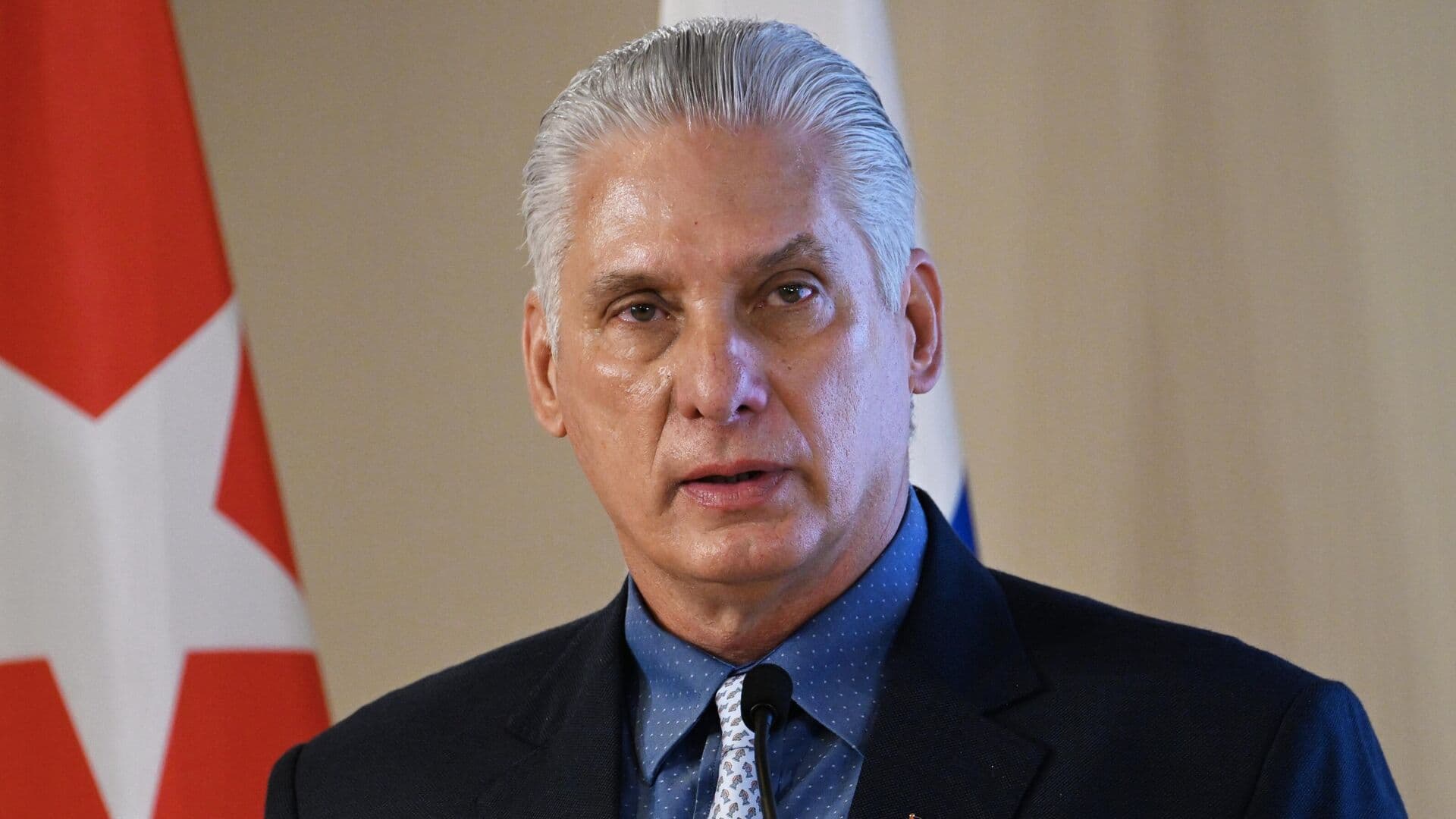 На Кубе десятки тысяч человек ждут операций из-за блокады, заявил президент