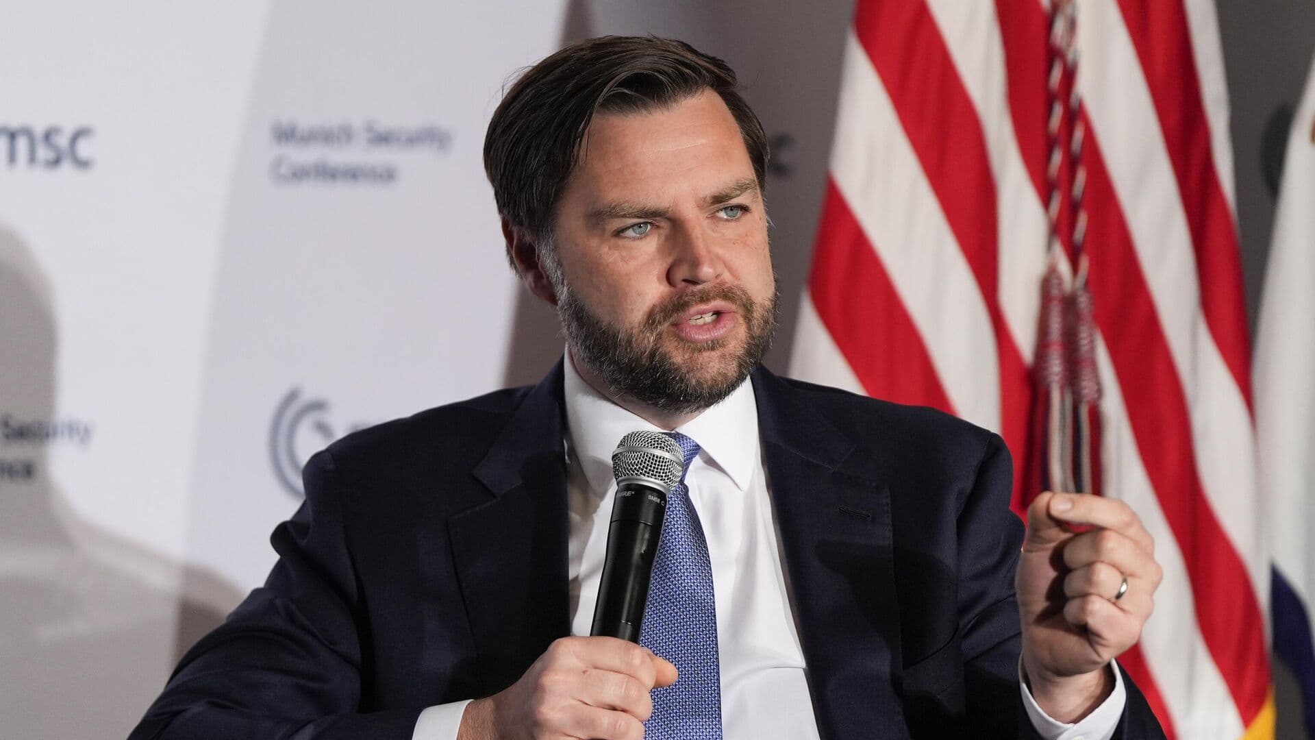 Вэнс продолжит работу по Ирану, несмотря на перенос визита в Пакистан