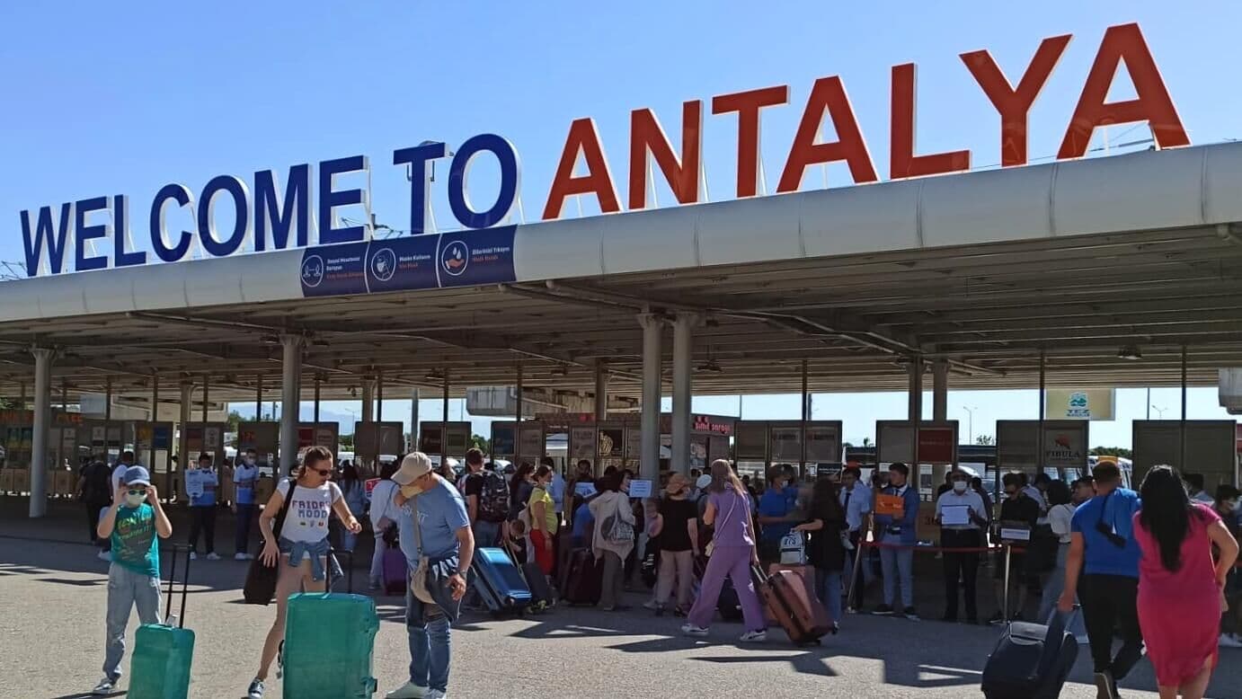 Турецкий отельер раскрыл схему обмана туристов из России