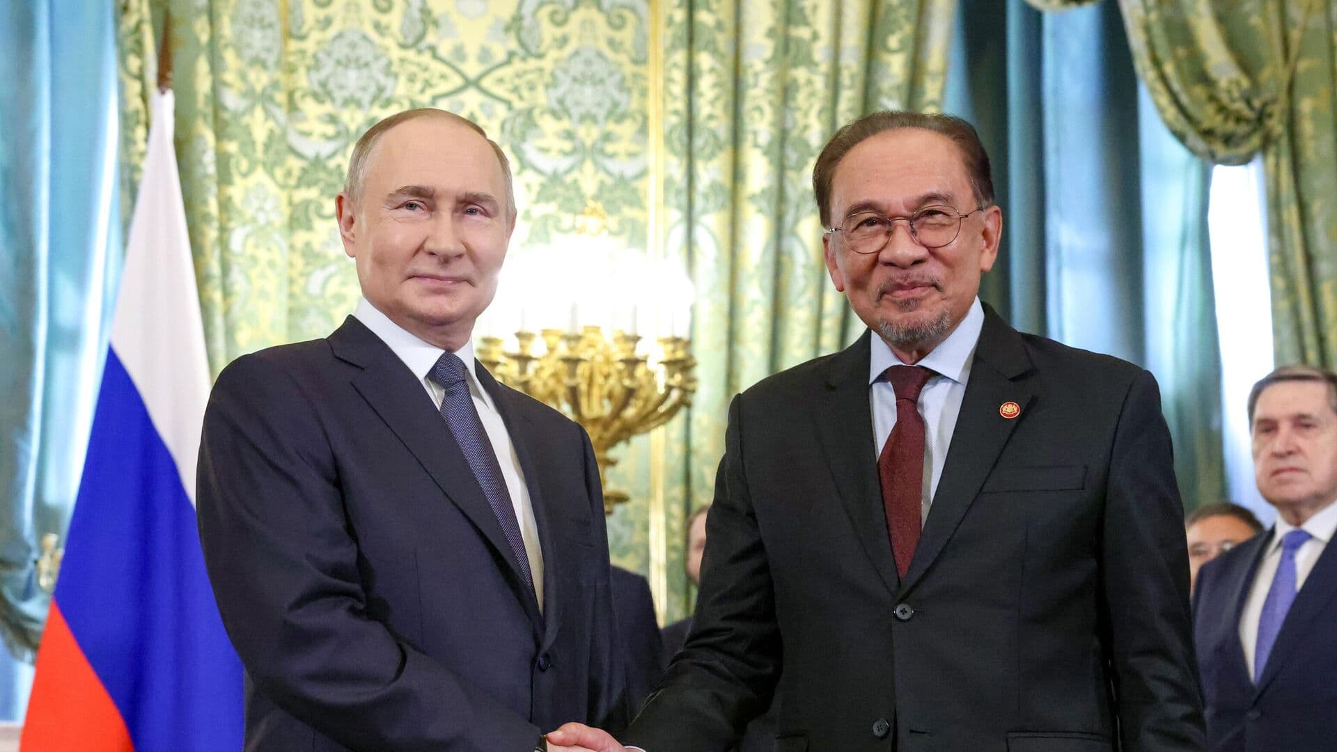Премьер Малайзии заявил, что с нетерпением ждет встречи с Путиным в Казани
