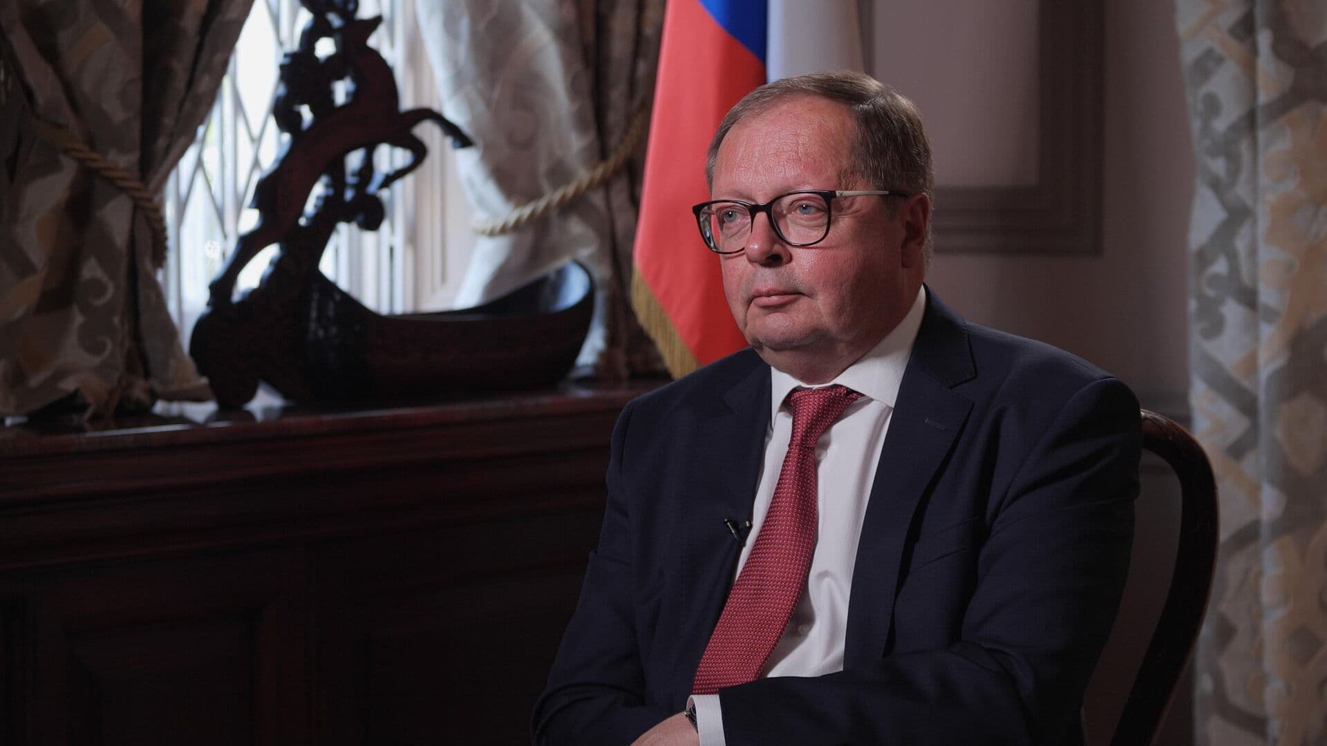 Посол рассказал о попытках Лондона захватить связанные с Россией суда