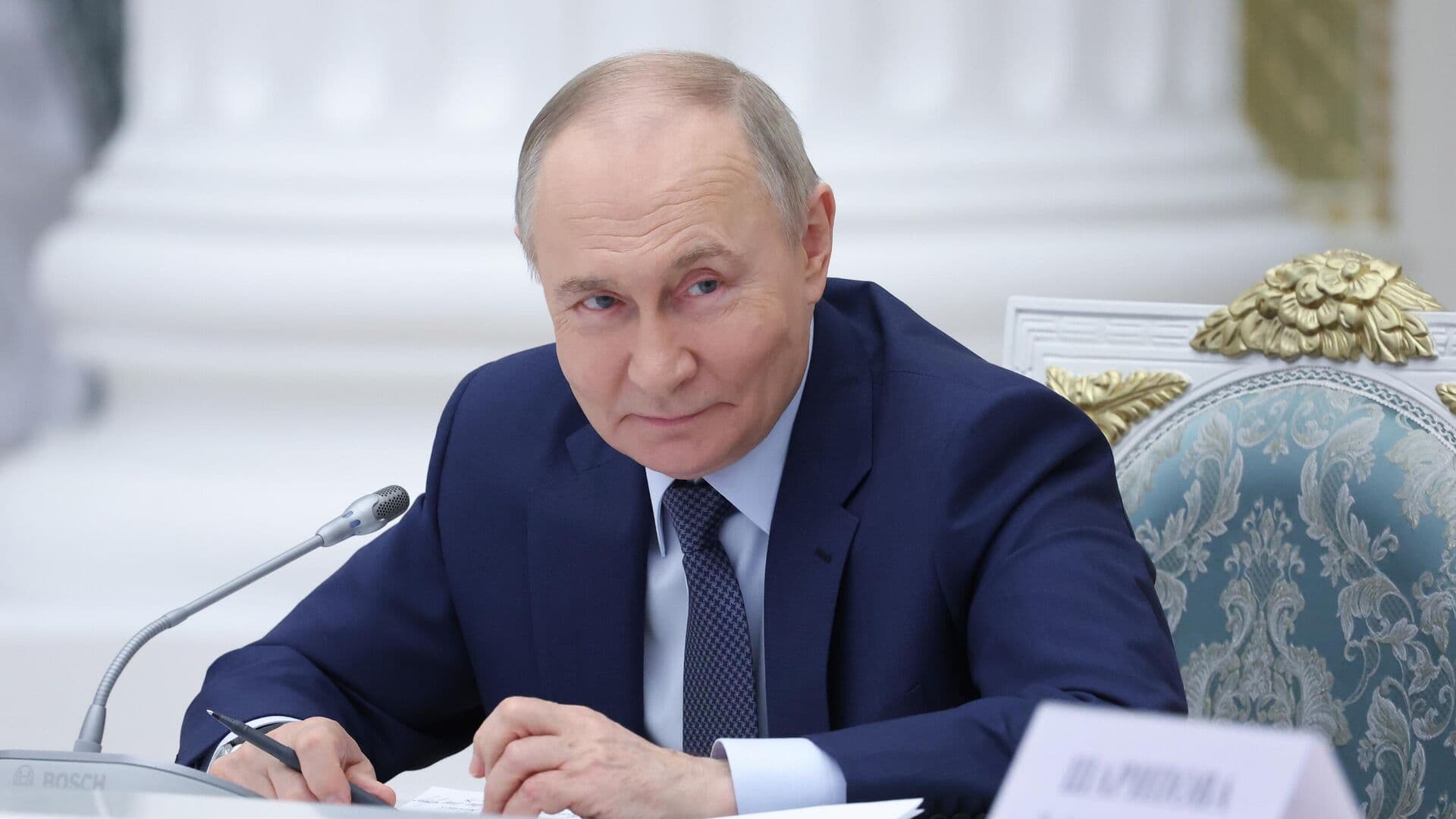 Индонезийки назвали Путина очень привлекательным после его поздравления