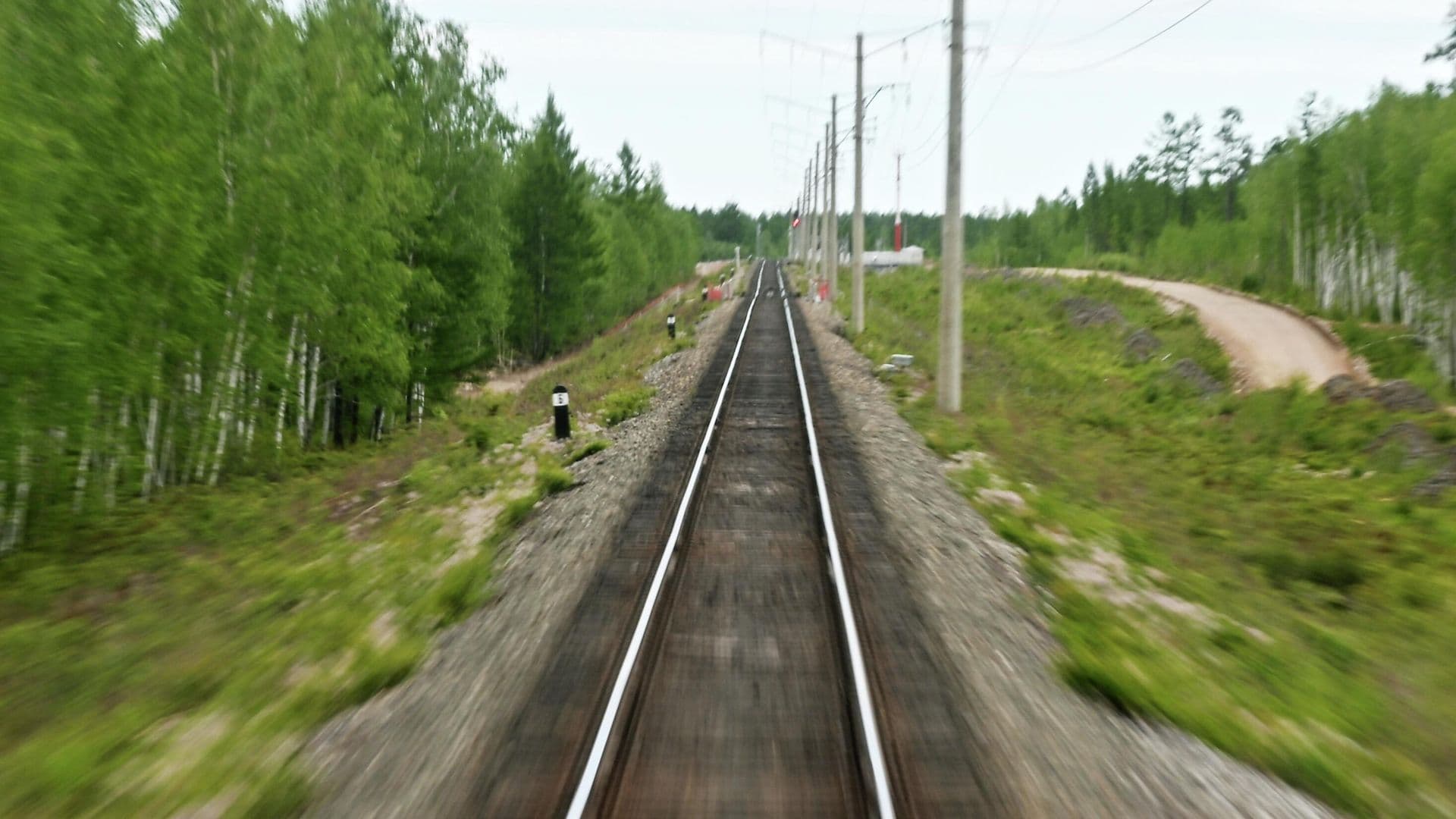В Ростовской области из-за непогоды задерживаются пассажирские поезда