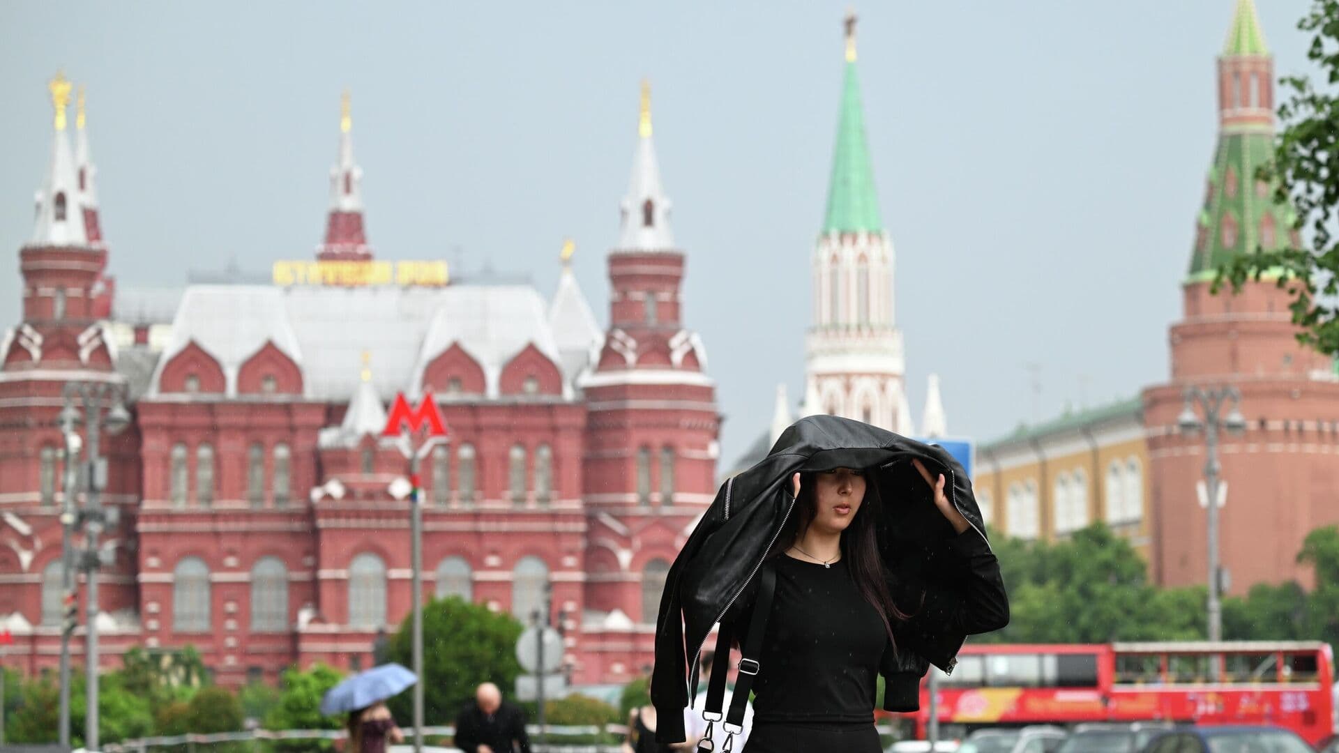 Синоптик предупредила о капризной майской погоде в Москве