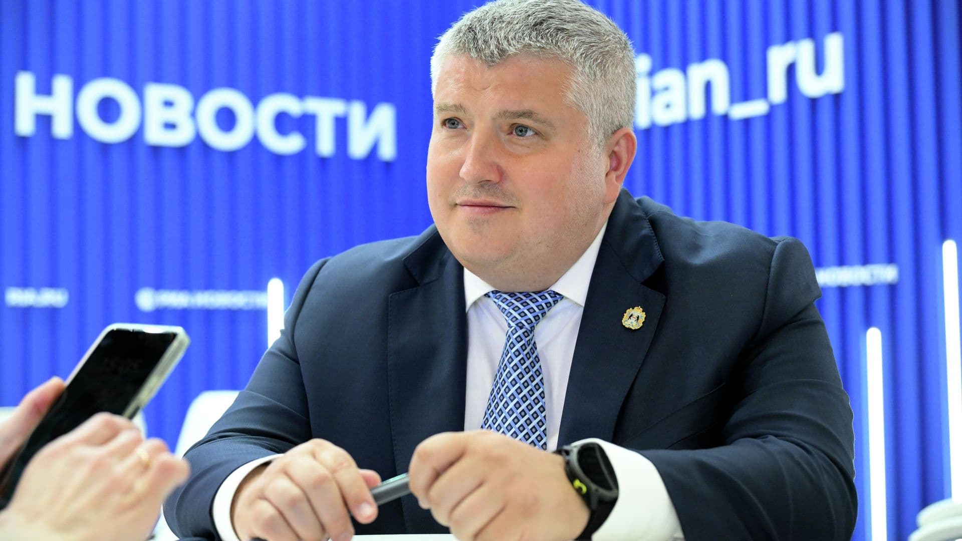 Новгородский губернатор доложил Путину о мерах поддержки для медиков