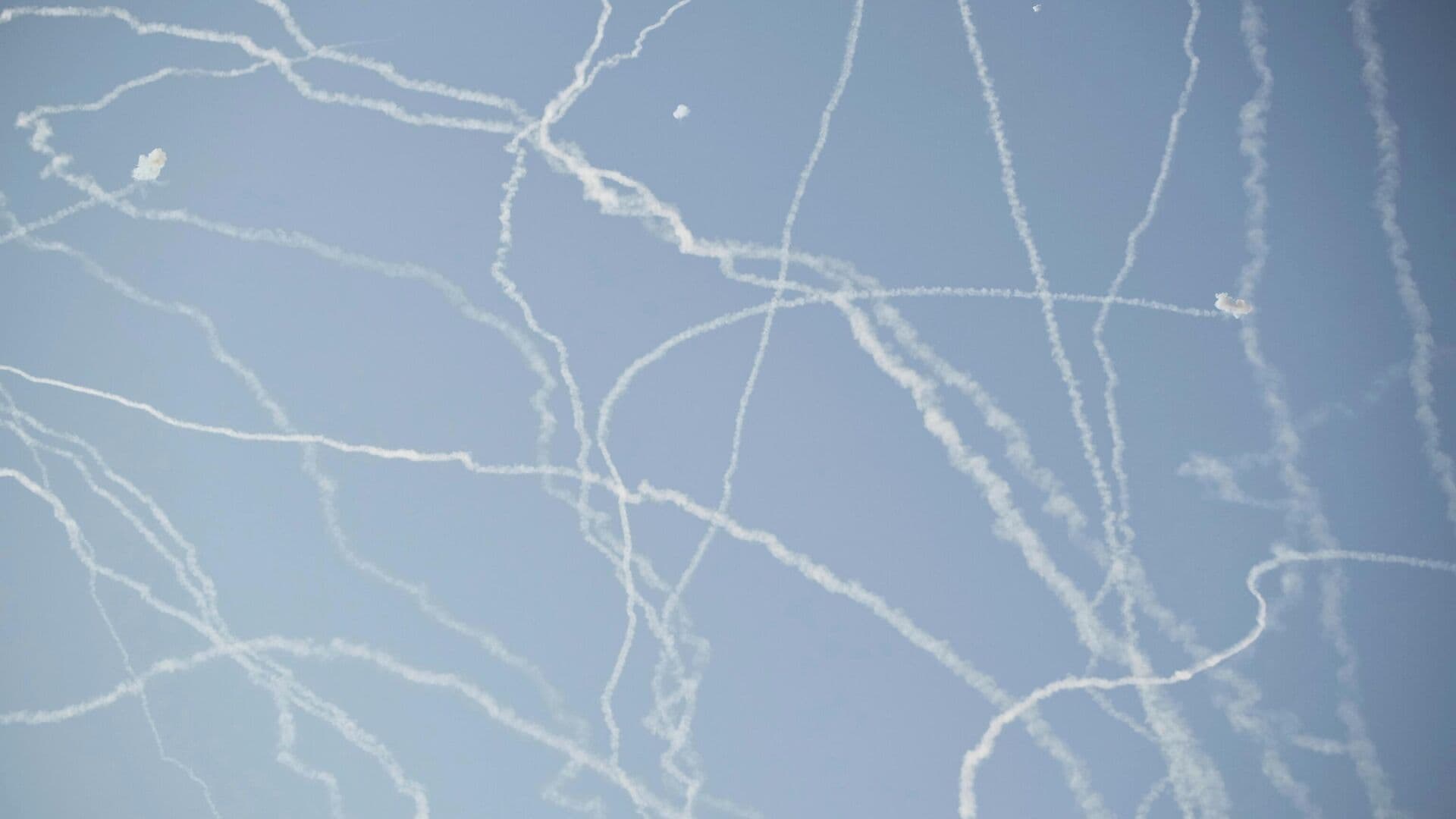 "Хезболла" нанесла удары по авиабазе в Израиле