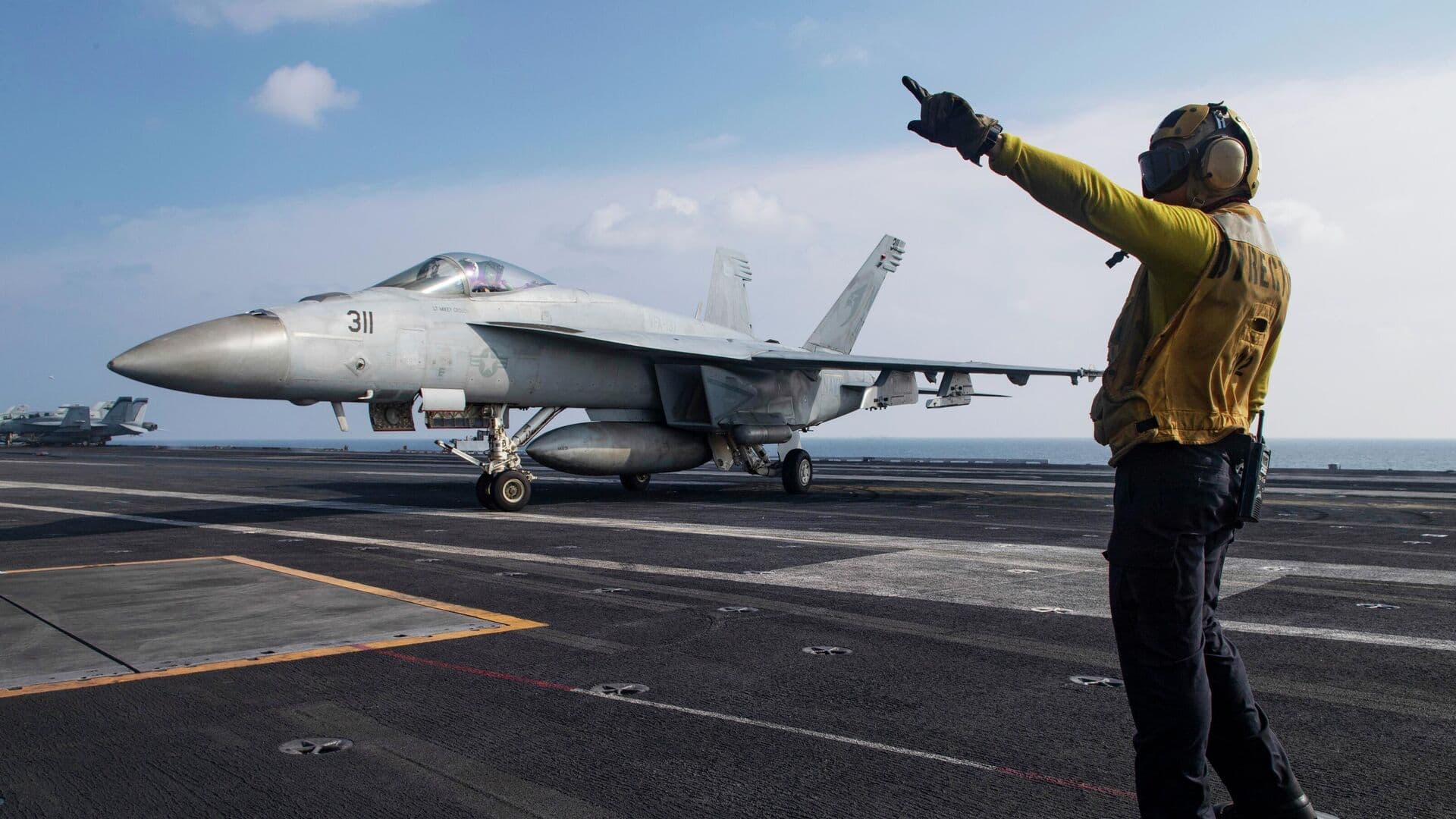 США направят на Ближний Восток тысячи военных, пишет WP