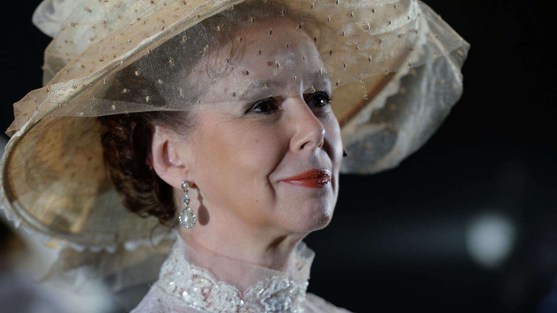 Театр Маяковского опроверг данные об отмене спектакля из-за Симоновой