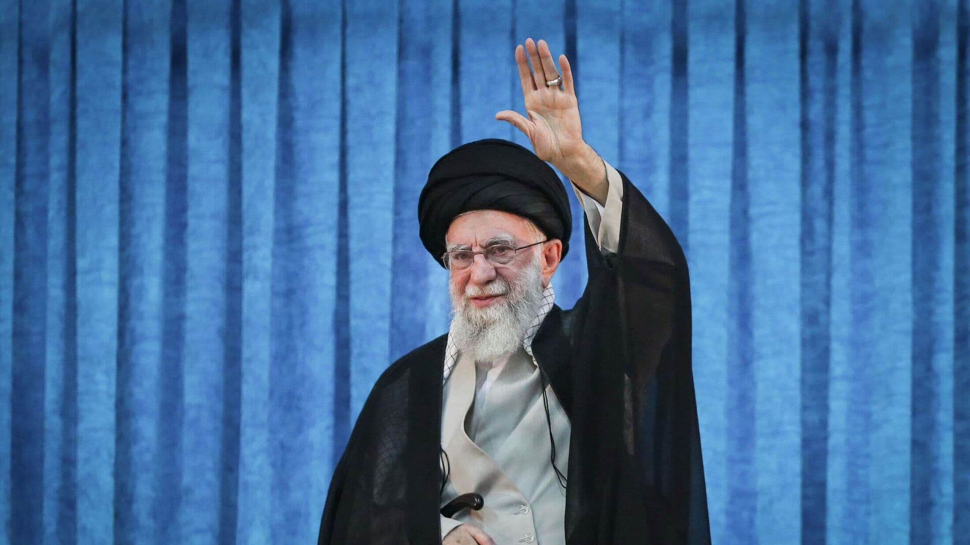 Хаменеи будут помнить в России как выдающегося деятеля, заявил Путин