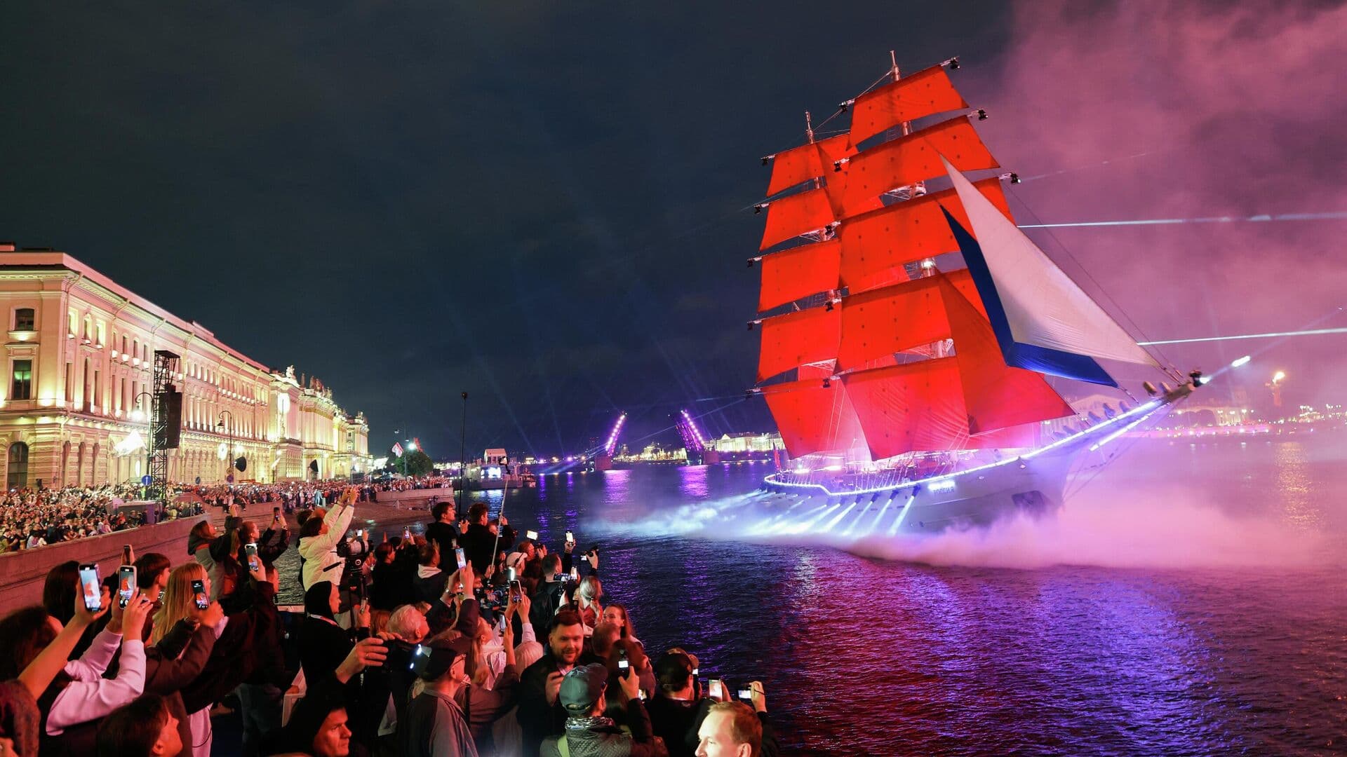 Беглов рассказал, когда пройдет праздник "Алые паруса" в Петербурге