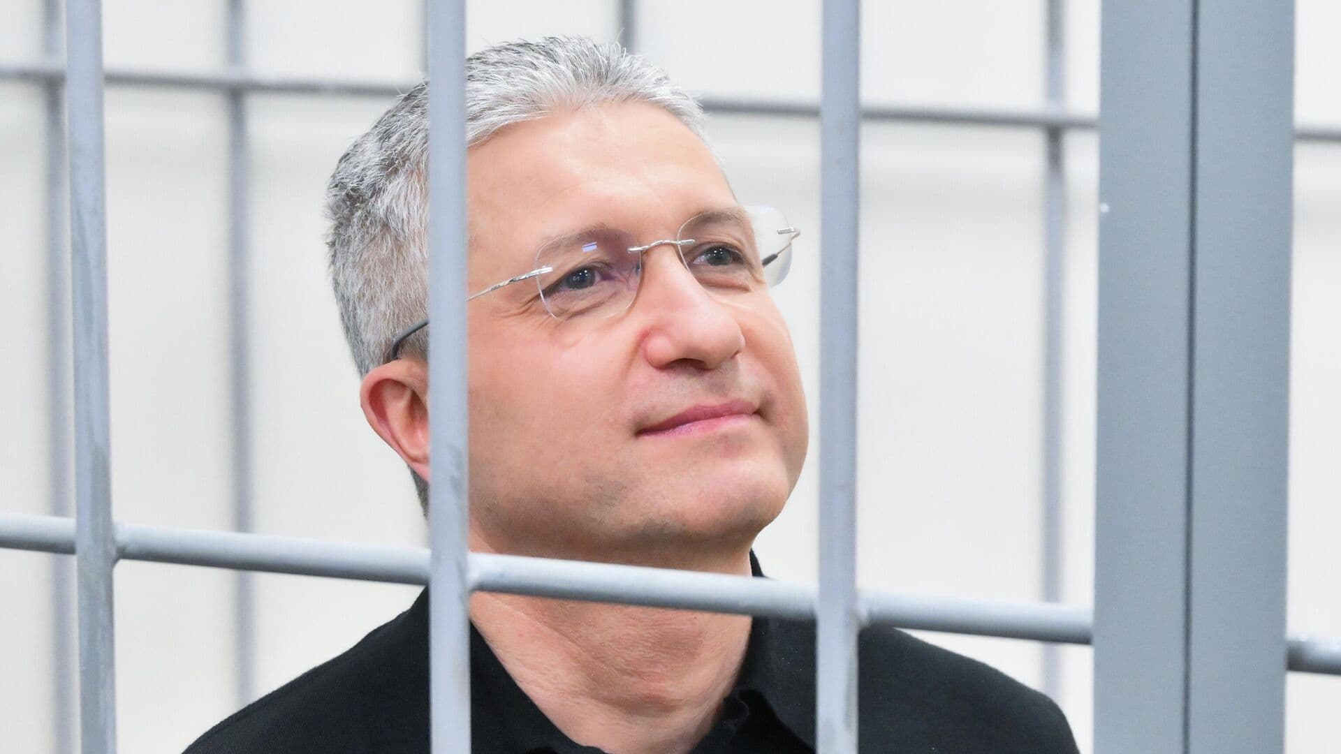 В суд подана жалоба на изъятие имущества экс-замминистра обороны