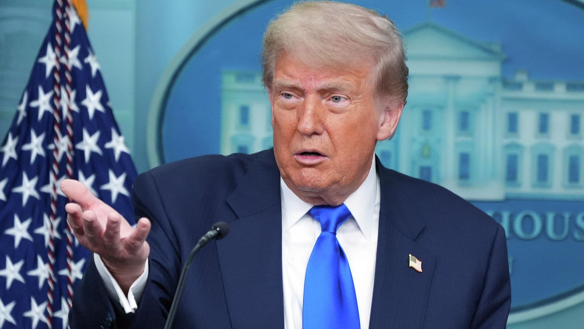 Трамп назвал продолжение конфликта на Украине безумным