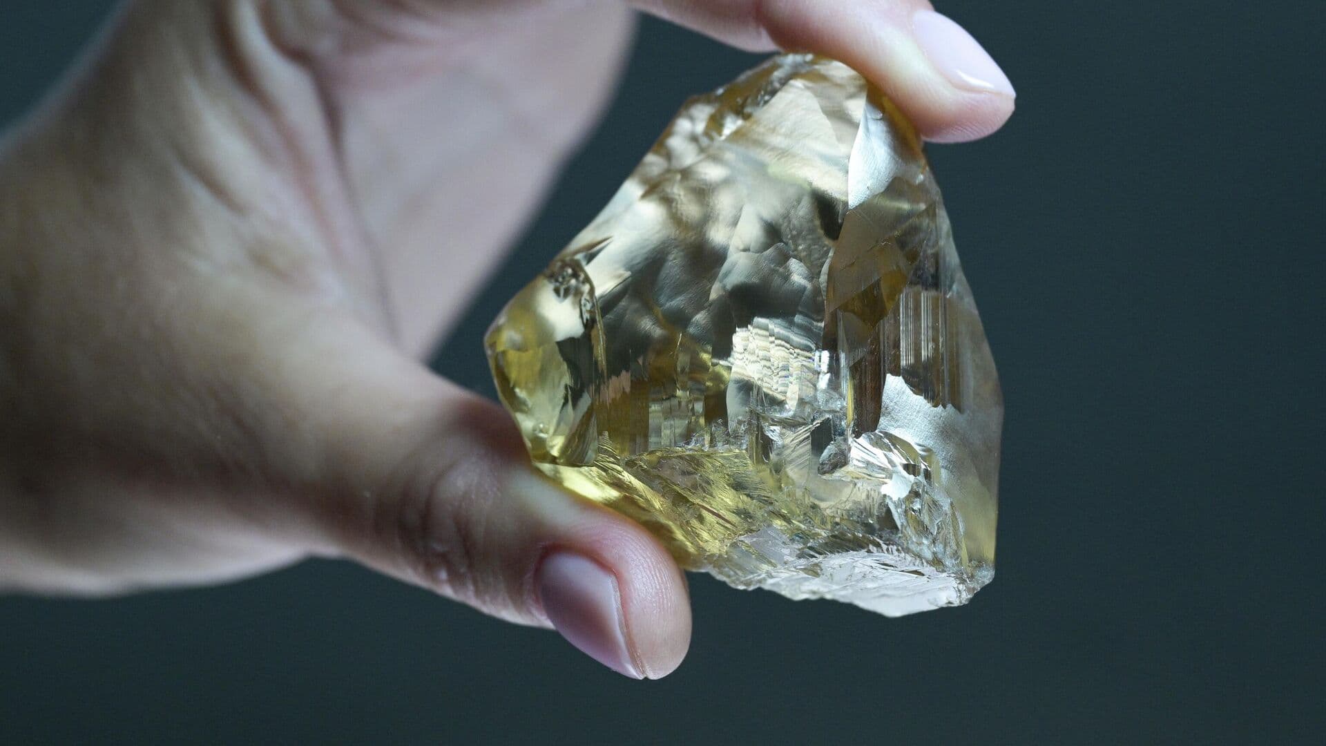 В "Алросе" подсчитали, на сколько лет России хватит алмазов