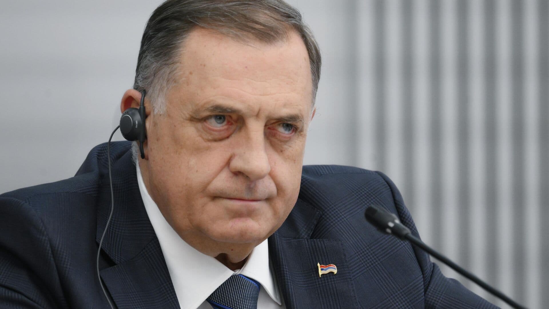 Додик заявил, что санкции Запада вредят ему самому