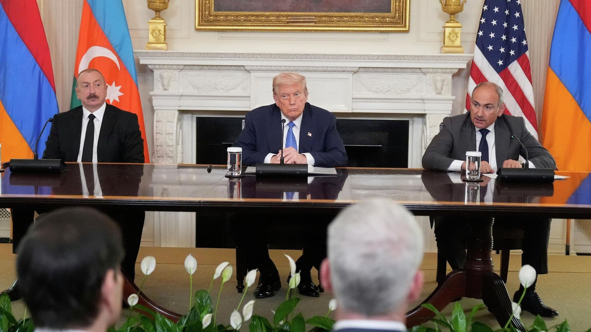 США склонили Ереван к миру с Баку обещанием поставок чипов, пишут СМИ