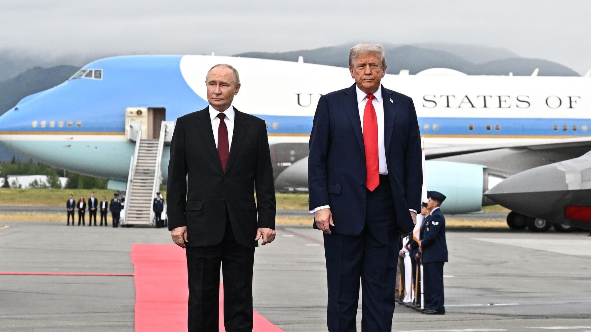 Путин и Трамп по телефону подчеркнули союзничество в годы ВОВ