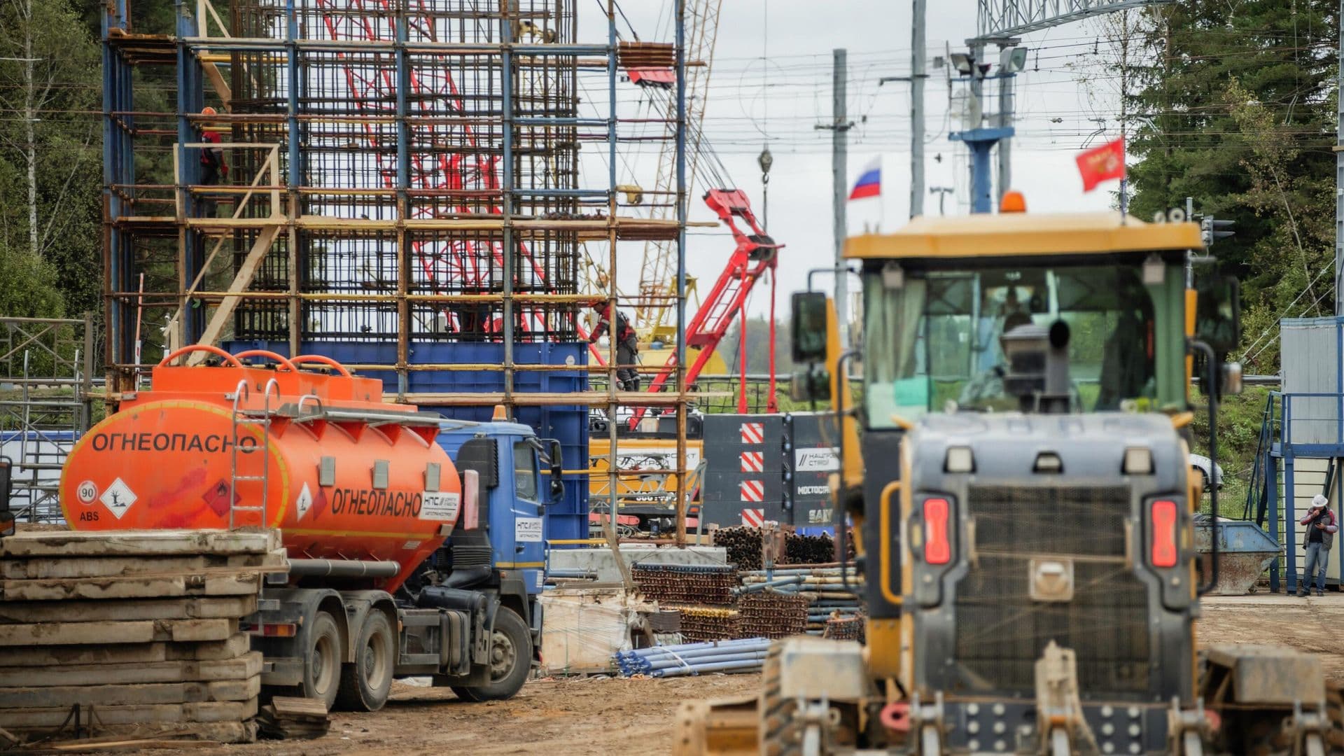 Минтранс рассказал о работе студентов на стройке ВСМ Москва — Петербург
