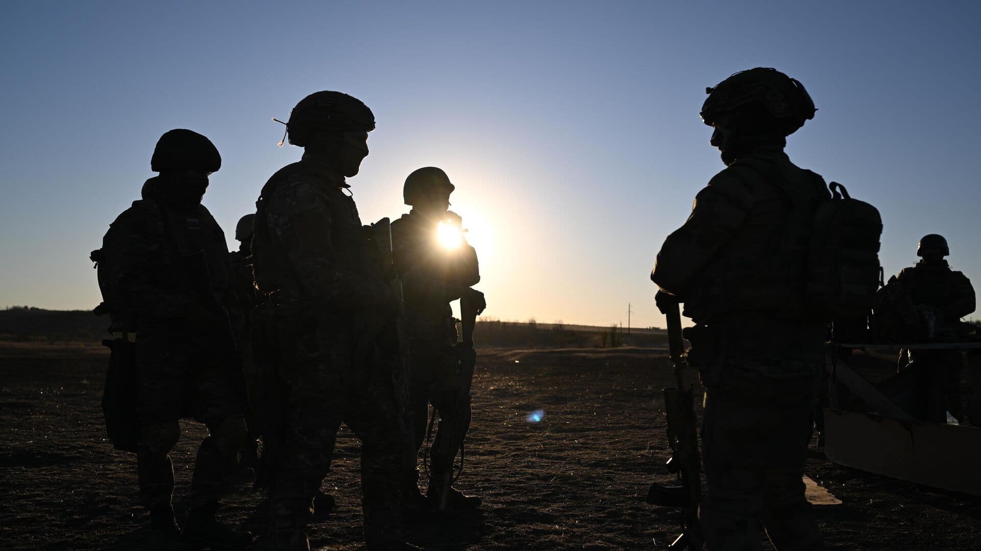 ВС России стоят на передовой борьбы за будущее страны, заявил Путин