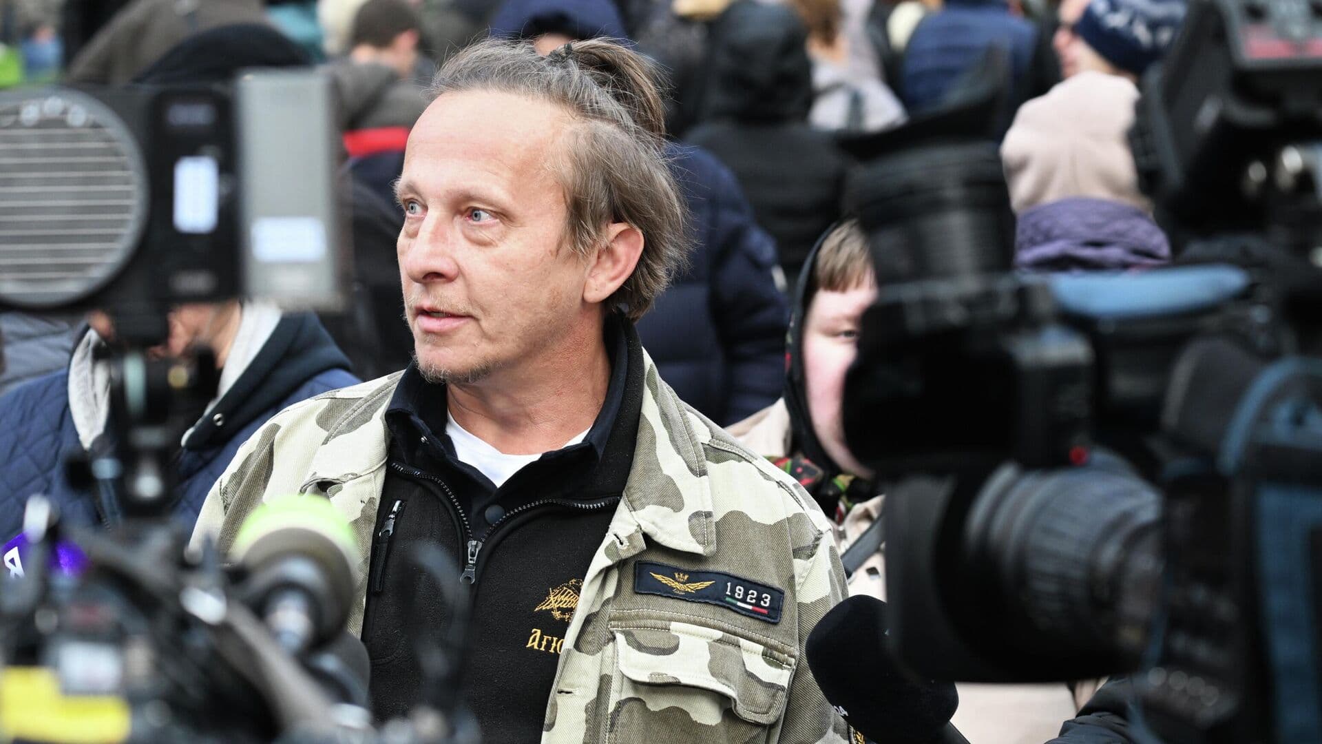 Отец Охлобыстина во время ВОВ организовал систему лечения раненых летчиков