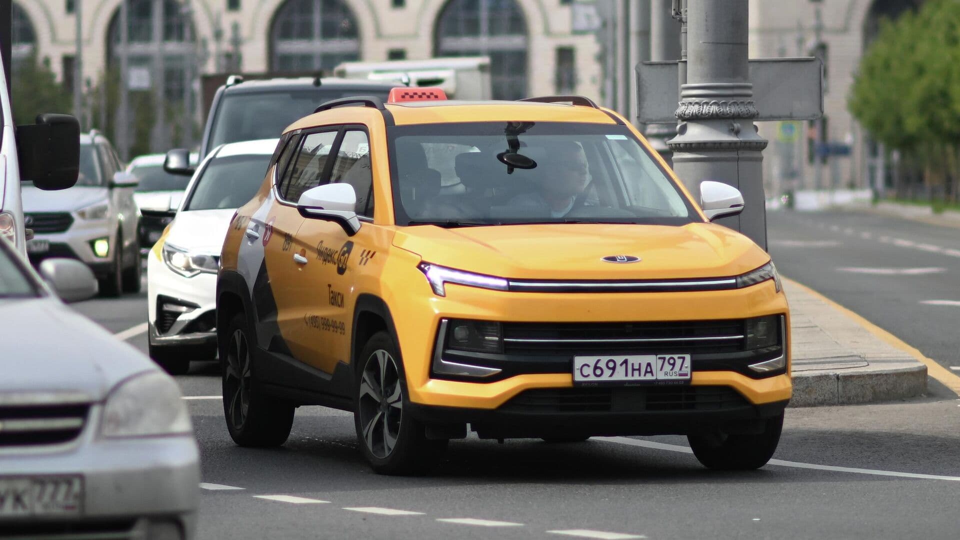 Минпромторг обновил список авто для закупки в такси