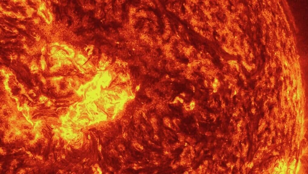 На Солнце произошла новая мощная вспышка