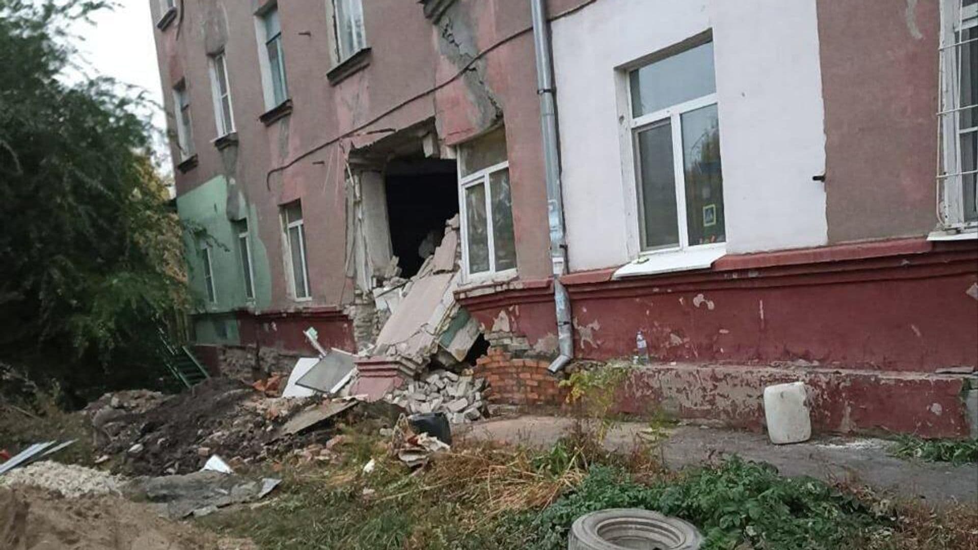 В Саратове повторно обрушилась стена аварийного дома
